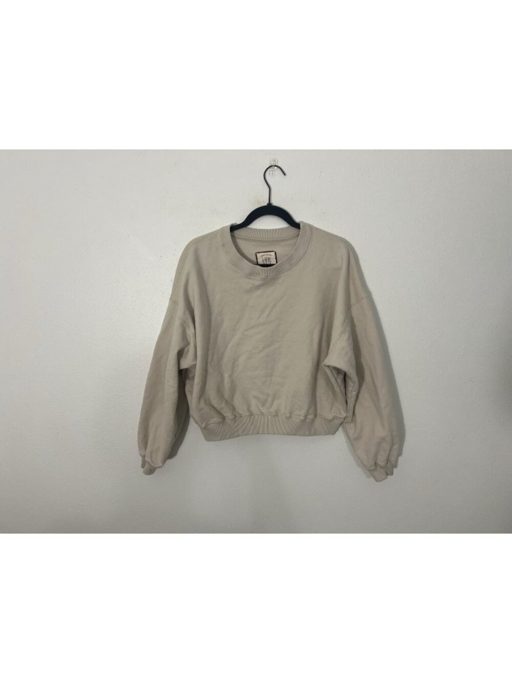 How Do You Wear That HDYWT Cream Sweatshirt Size Small/medium